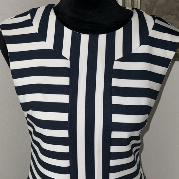 Taylor ivory dark blue geo stripes sleeveless fit silhouette dress Sz 4 - Picture 2 of 6
